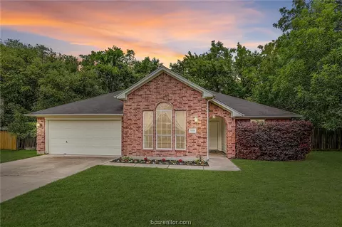 1115 Austin St, Navasota, TX 77868