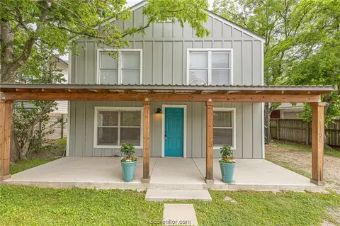 1108 E 24th St, Bryan, TX 77803