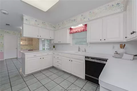 2914 Partridge Cir, Bryan, TX 77802 photo 11