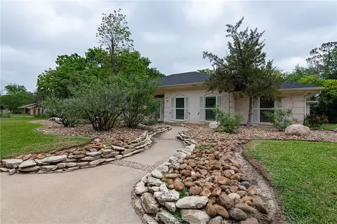 2914 Partridge Cir, Bryan, TX 77802 photo 2