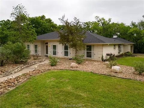 2914 Partridge Cir, Bryan, TX 77802