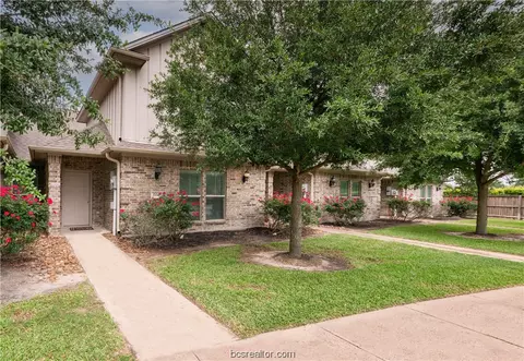 3504 Kenyon Dr, College Station, TX 77845