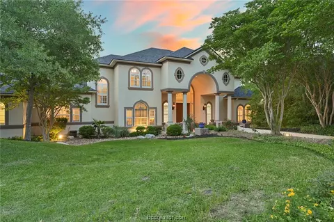 6010 Augusta Cir, College Station, TX 77845