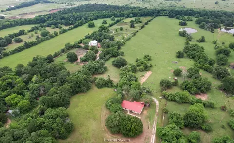 2855 Smetana Rd, Bryan, TX 77807