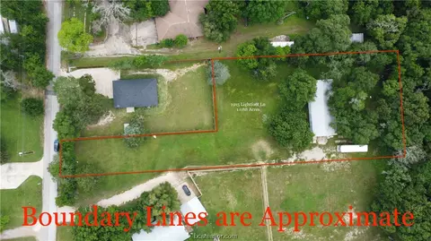 1915 Lightfoot Ln, Bryan, TX 77803