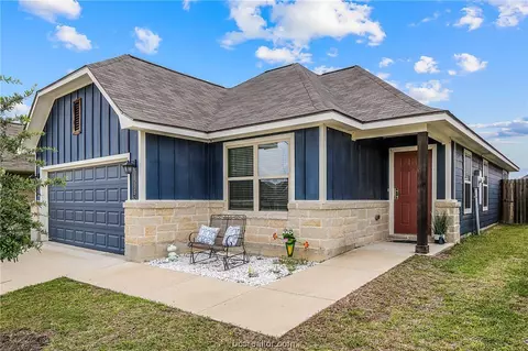 115 Dove Ct, Navasota, TX 77868