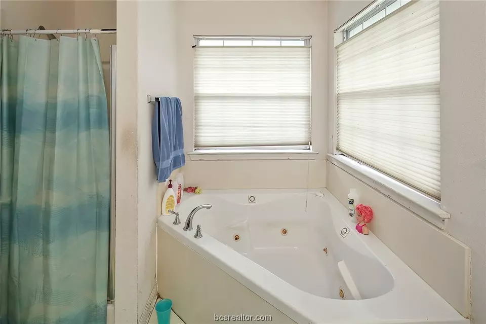  4980 Clayton Ln, College Station, TX 77845 photo 26