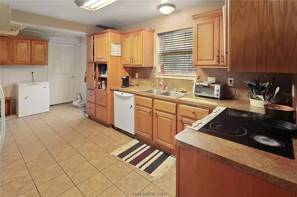  4980 Clayton Ln, College Station, TX 77845 photo 13