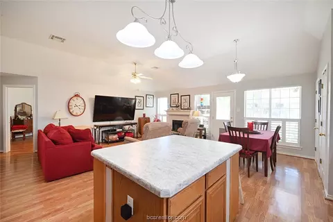 4513 Warwick Ln, Bryan, TX 77802 photo 10