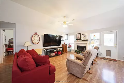 4513 Warwick Ln, Bryan, TX 77802 photo 9