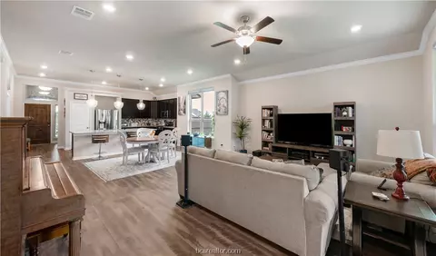 4270 Harding Way, Bryan, TX 77802 photo 6