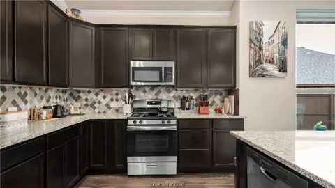 4270 Harding Way, Bryan, TX 77802 photo 12