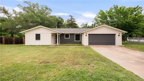 3604 Cedar Oak Cir, Bryan, TX 77802
