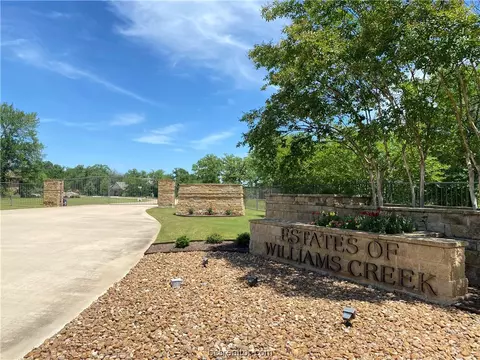 4906 Holden Cir, College Station, TX 77845