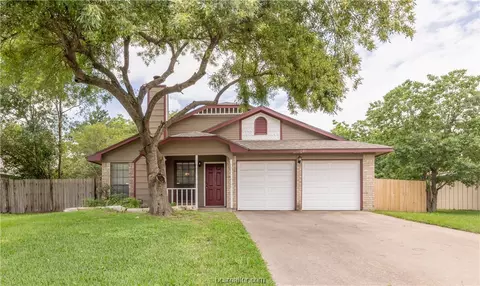 1008 Chinaberry Dr, Bryan, TX 77803
