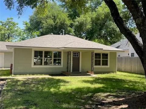 1909 Nuches Ln, Bryan, TX 77803