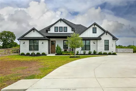 9031 Scarborough Dr, Iola, TX 77861