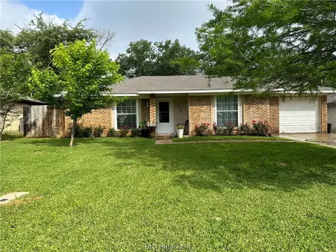 3310 Big Bend Dr, Bryan, TX 77803
