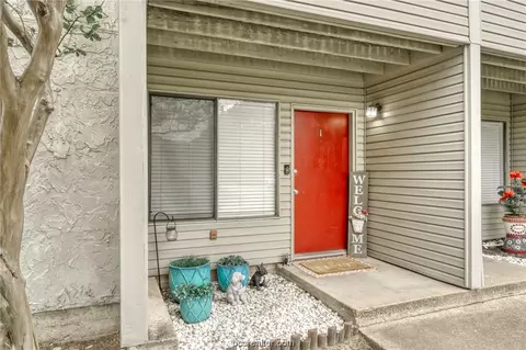1900 Dartmouth Street B1, College Station, TX 77840