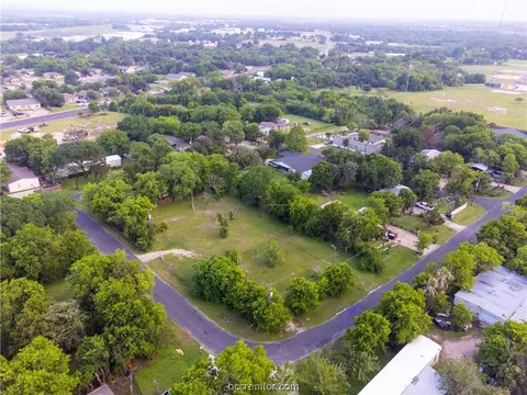 6 Lock Ln, Bryan, TX 77803 photo 6