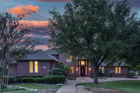 4925 Firestone Dr, College Station, TX 77845