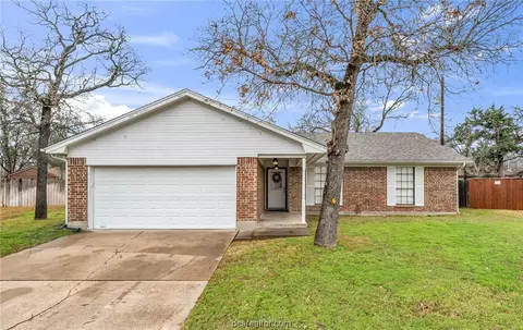 4020 Woodbriar Dr, Bryan, TX 77802