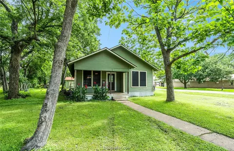 100 N Broadway St, Caldwell, TX 77836