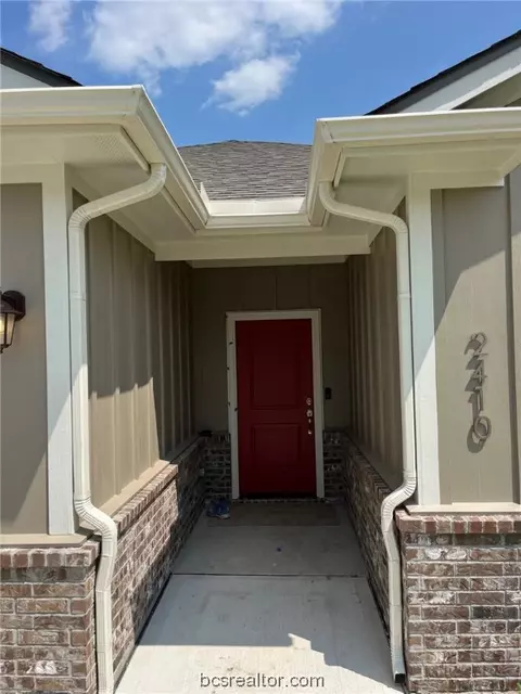 2410 Lightfoot Ln, Bryan, TX 77803