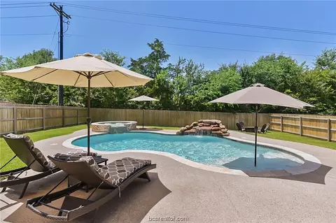 3505 Dovecote Ct, Bryan, TX 77808