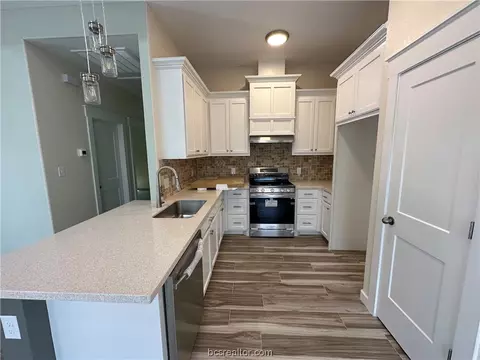 1098 Hazel St, Bryan, TX 77803 photo 32