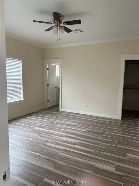 1098 Hazel St, Bryan, TX 77803 photo 3