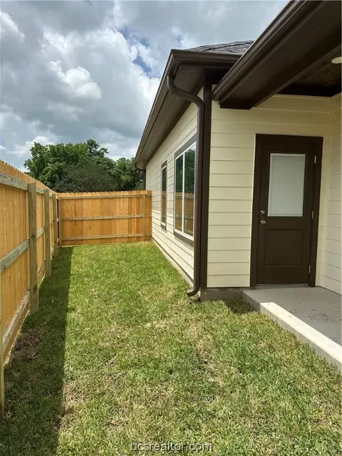 1098 Hazel St, Bryan, TX 77803 photo 19