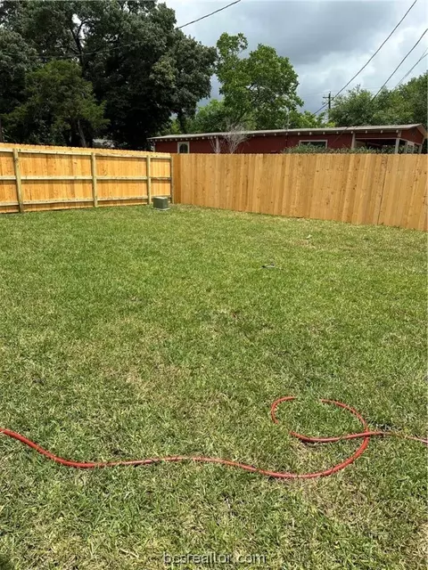 1098 Hazel St, Bryan, TX 77803 photo 17