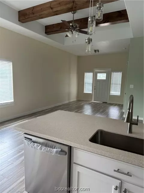 1098 Hazel St, Bryan, TX 77803 photo 5