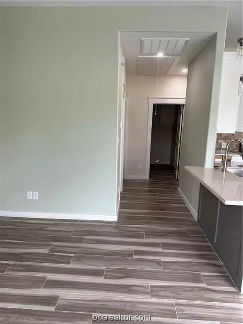 1098 Hazel St, Bryan, TX 77803 photo 14