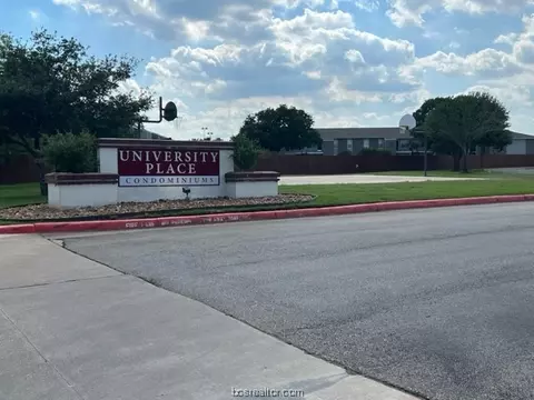 527 SW Parkway 201, College Station, TX 77840