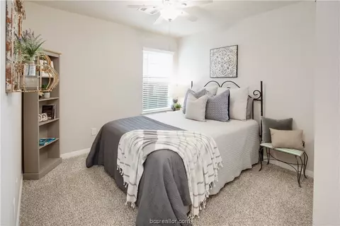 2033 Kathryn Dr, Bryan, TX 77807 photo 15