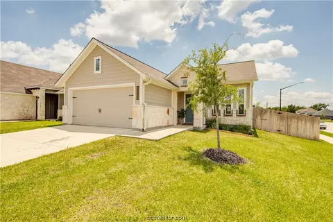 2033 Kathryn Dr, Bryan, TX 77807