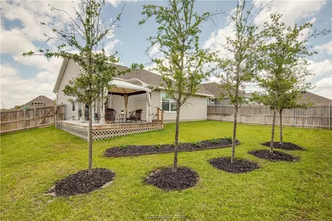 2033 Kathryn Dr, Bryan, TX 77807 photo 23