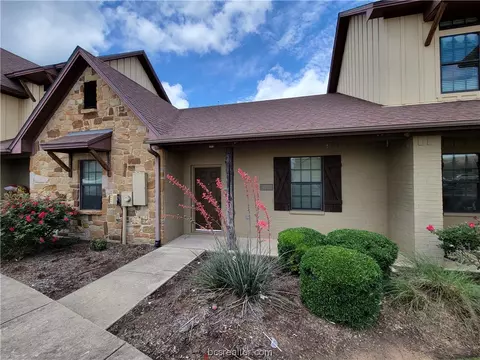 3219 Sergeant Dr, College Station, TX 77845
