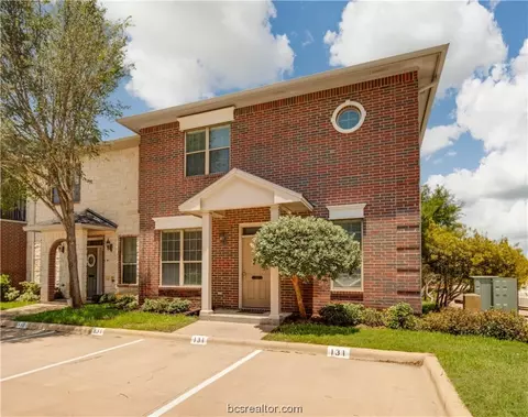 131 Forest Dr, College Station, TX 77840