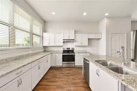 2030 Stubbs Dr, Bryan, TX 77807 photo 7