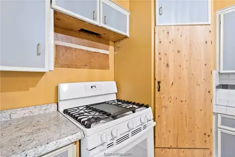 404 E Dodge St, Bryan, TX 77803 photo 13