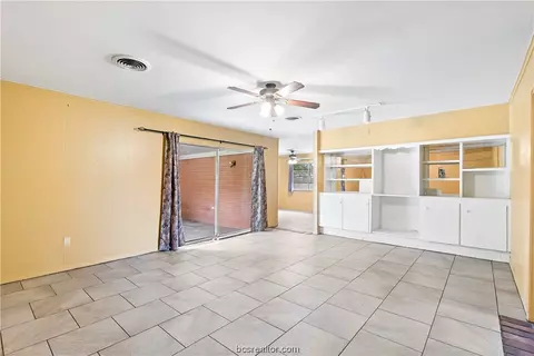 404 E Dodge St, Bryan, TX 77803 photo 7