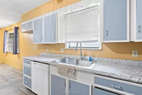404 E Dodge St, Bryan, TX 77803 photo 14