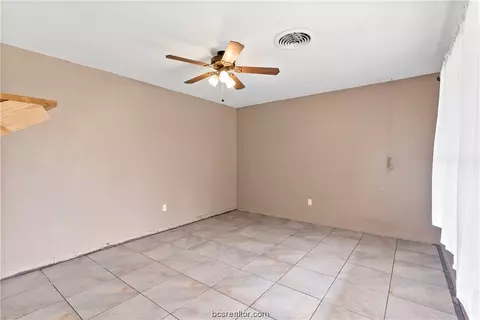 404 E Dodge St, Bryan, TX 77803 photo 4