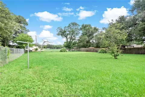 404 E Dodge St, Bryan, TX 77803 photo 22
