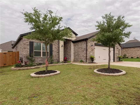 3904 Eskew Dr, College Station, TX 77845