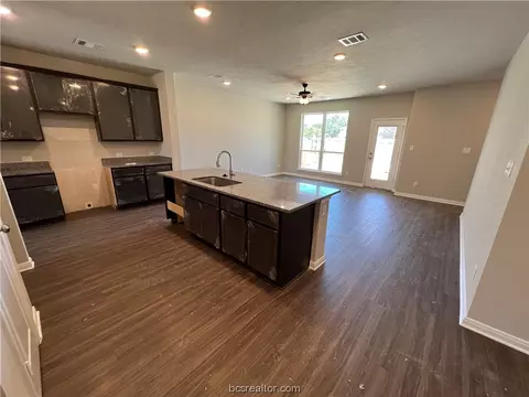 1952 Chief St, Bryan, TX 77807 photo 7