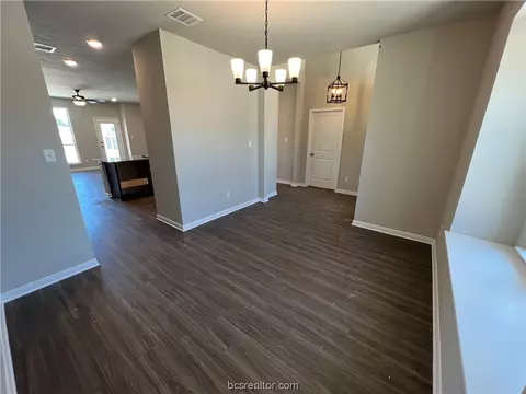 1952 Chief St, Bryan, TX 77807 photo 6